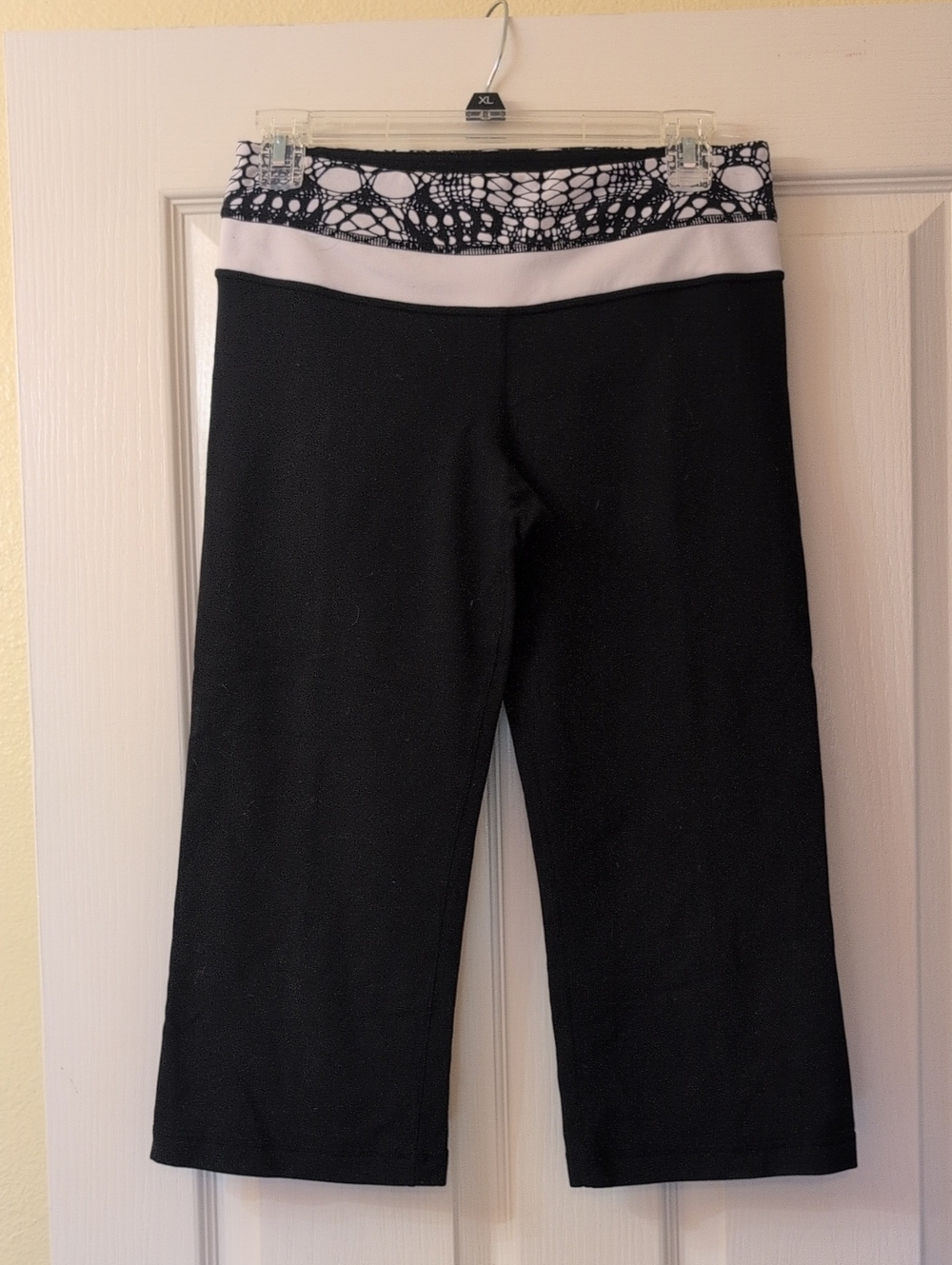 Lululemon Black Capri Leggings with White Lace-Accent Waistband